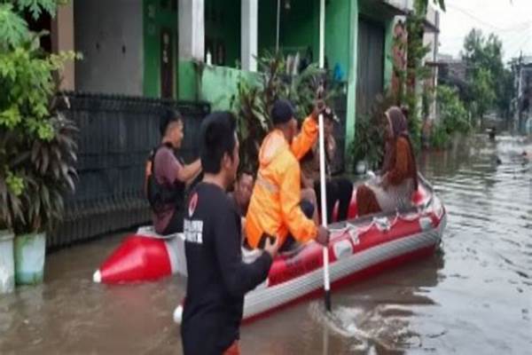 Hujan Deras Sebabkan Banjir Di Beberapa Titik Tangerang Raya
